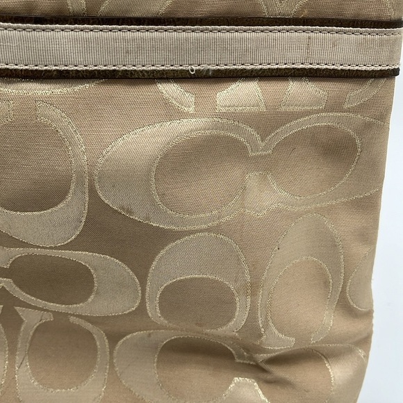 Coach Beige Poppy Signature Print Bag Shoulder Bag BLEMISH - Picture 7 of 11